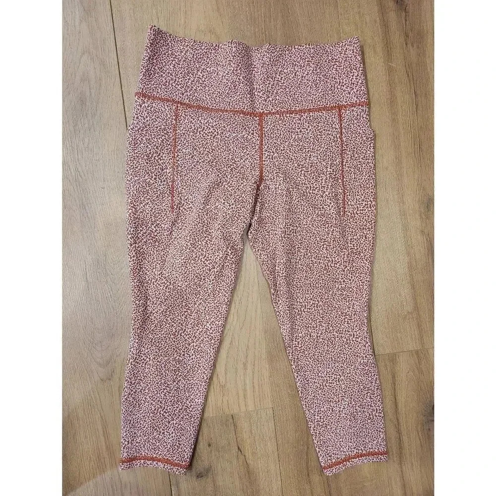 Athleta Salutation Stash II Textured Tights Red Cheetah Print. Size Large Petite